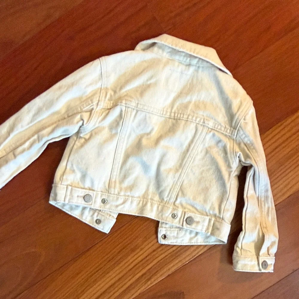 Old Navy Toddler Off-White Jean Jacket - 3T